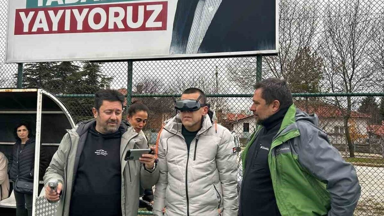 Eskişehir'de Özel Bireyler 'Engelsiz Yaşam' Etkinliğinde Dron Deneyimi