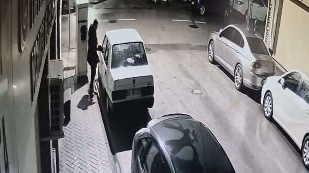 Eskişehir'de Park Halindeki Araçtan Oto Teyp Çalan Şüpheli Yakalandı