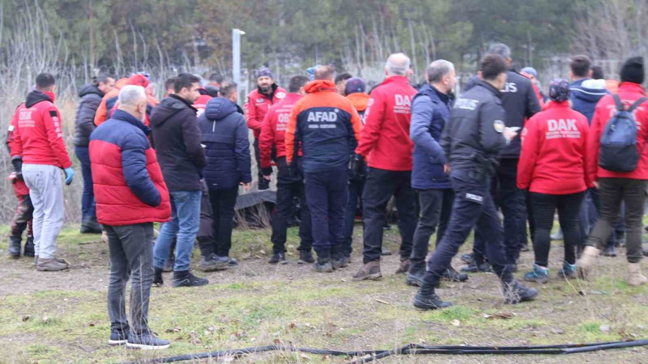 Eskişehir'de Porsuk Çayı'nda Türkçe Öğretmeni Tuncay Arslan'ın Cesedi Bulundu
