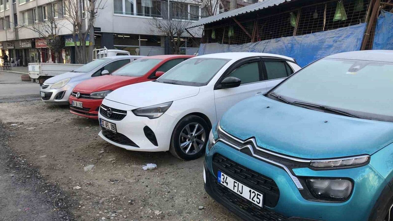 Eskişehir'de Sabah Buzlanması: Araç Camları Dondu