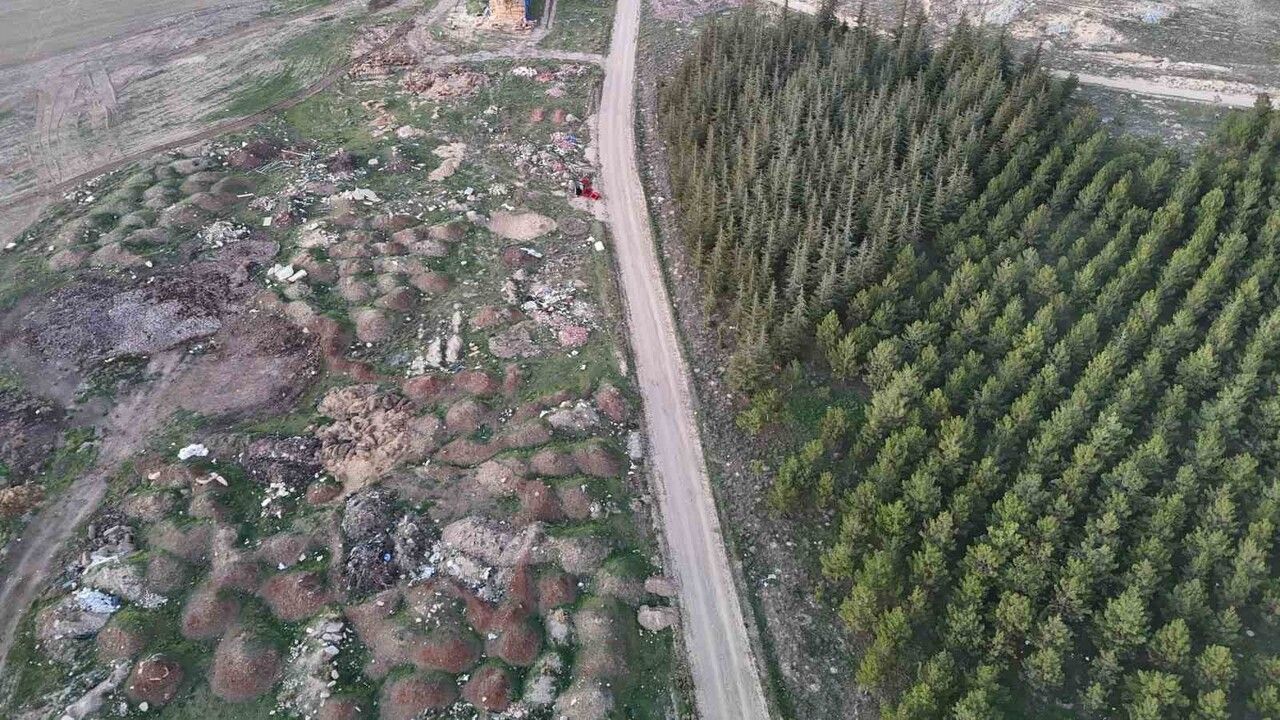 Eskişehir’de Tezat Manzara: Keskin Mahallesi Merası Çöplüğe Döndü