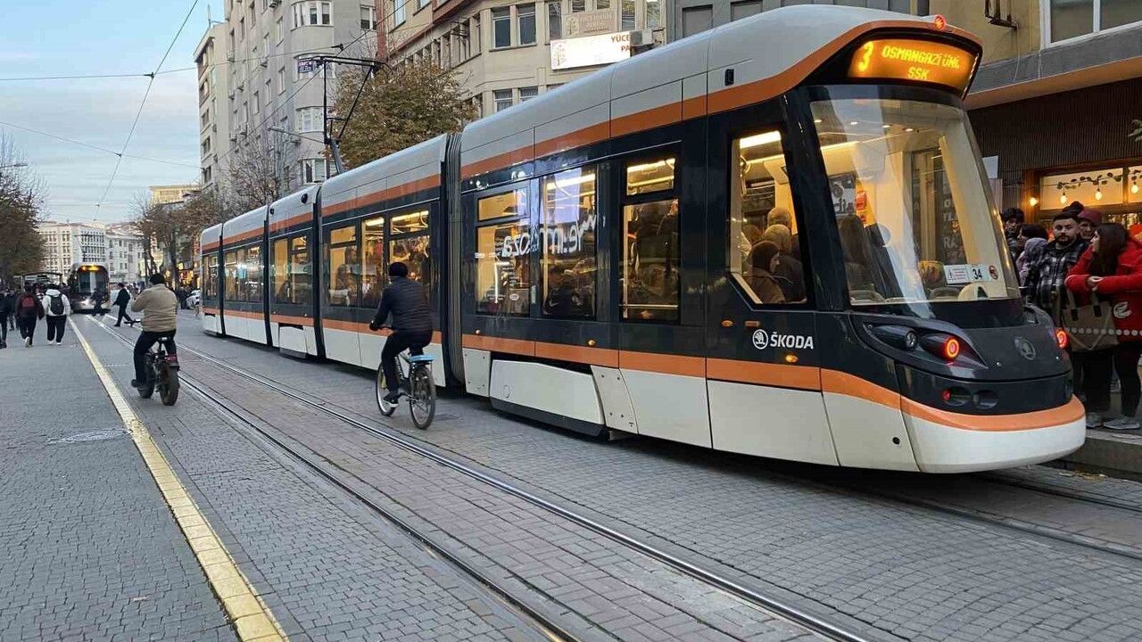 Eskişehir'de Tramvay Seferleri Teknik Arıza Nedeniyle Aksadı