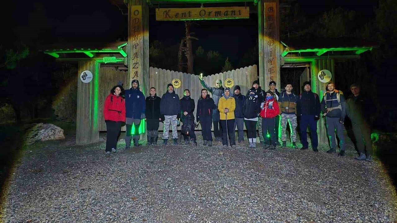 Eskişehir'de Uluslararası Dağ Günü: ESDAG 25 Kişilik 12 km Gece Yürüyüşü