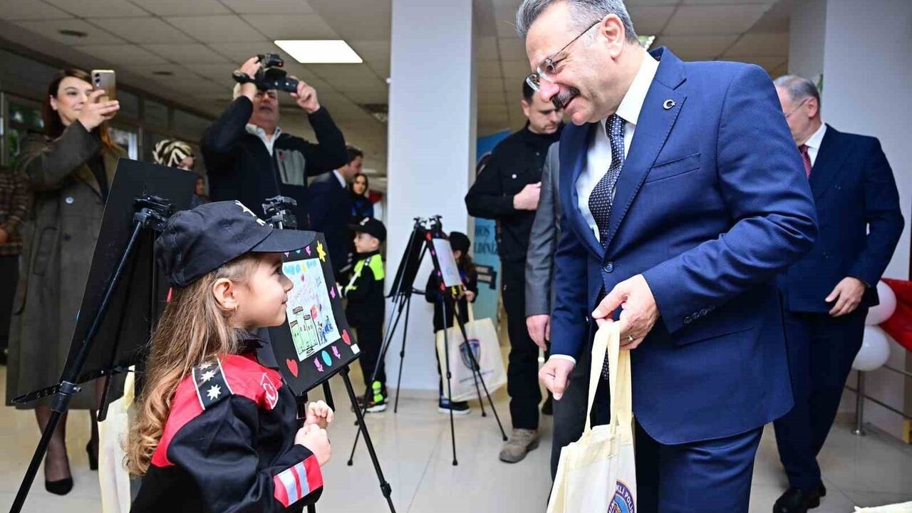 Eskişehir'de Vali Aksoy: Teknoloji Bağımlılığı Giderek Artan Bir Sorun