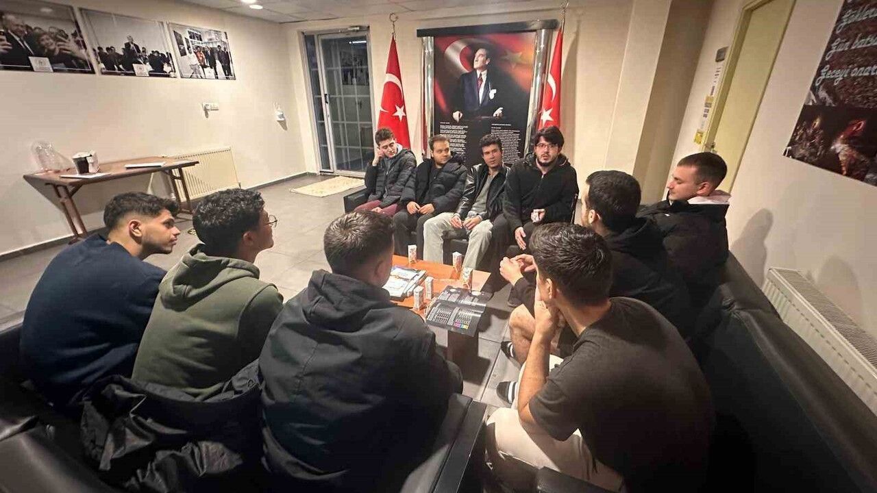 Eskişehir'de Yurt Etkinlikleri: Öğrenciler 'Pusula Projesi' ve Masa Tenisi ile Sosyalleşiyor