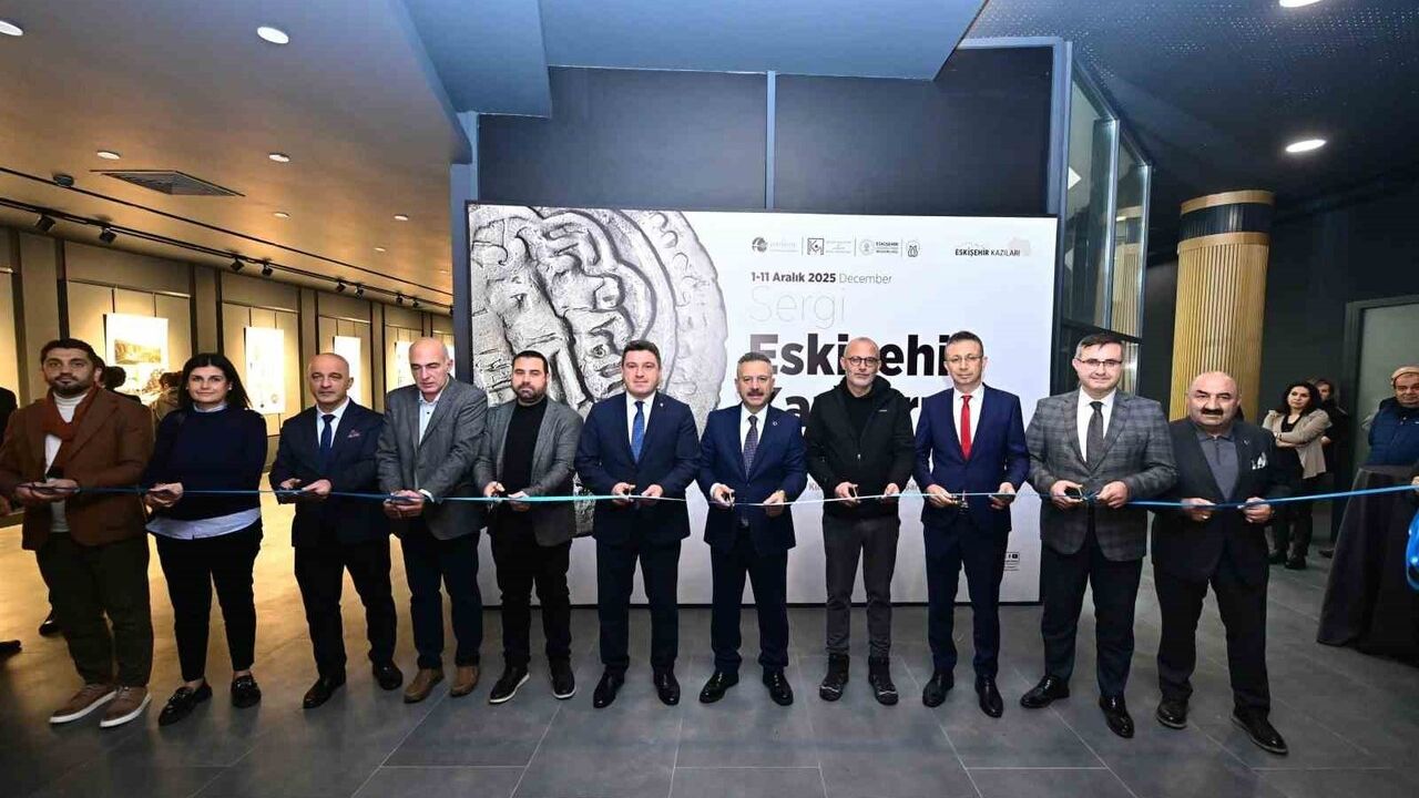 Eskişehir Kazıları Sergisi Açıldı — Tarihi Eserlerin Fotoğrafları Sergileniyor
