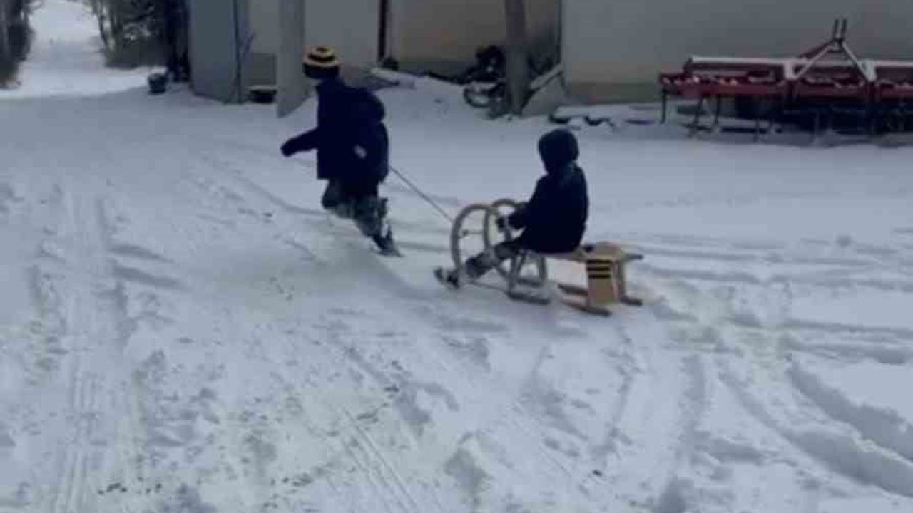 Eskişehir Mihalıççık'ta 1 Günlük Kar Tatili: Lütfiye'de Kızak ve Kartopu Keyfi