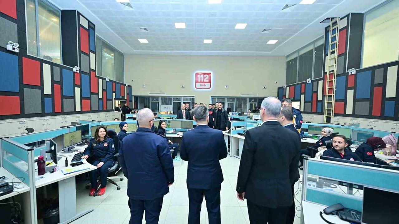 Eskişehir Valisi Aksoy'tan 112 Acil Çağrı Merkezi'ne Yeni Yıl Ziyareti