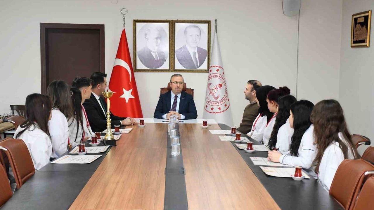 Eskişehirli Aşçılık Öğrencileri Uluslararası Yarışmalardan 1 Kupa ve 35 Madalyayle Döndü