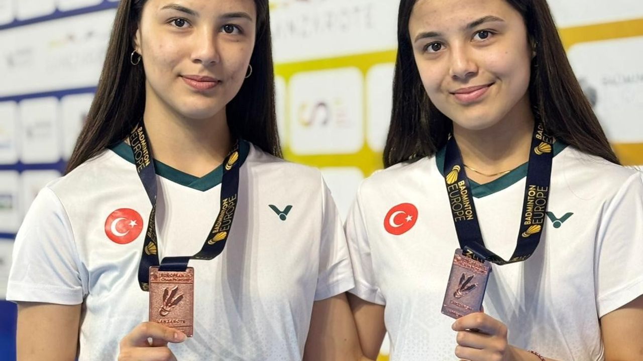 Eskişehirli İkizler Irmak ve Yağmur, 17 Yaş Altı Avrupa’da 3.’lük Kazandı
