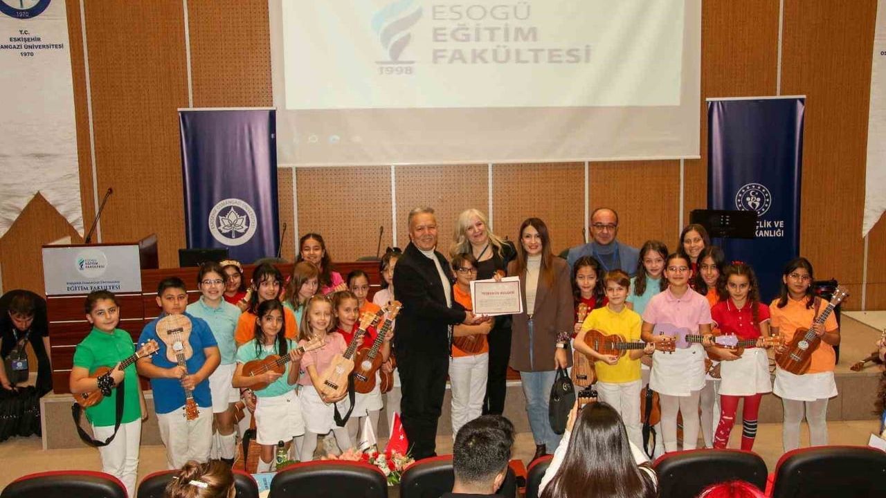 ESOGÜ'de 'Gençlerle El Ele, Gönül Gönüle' Projesi Kapanış Töreni