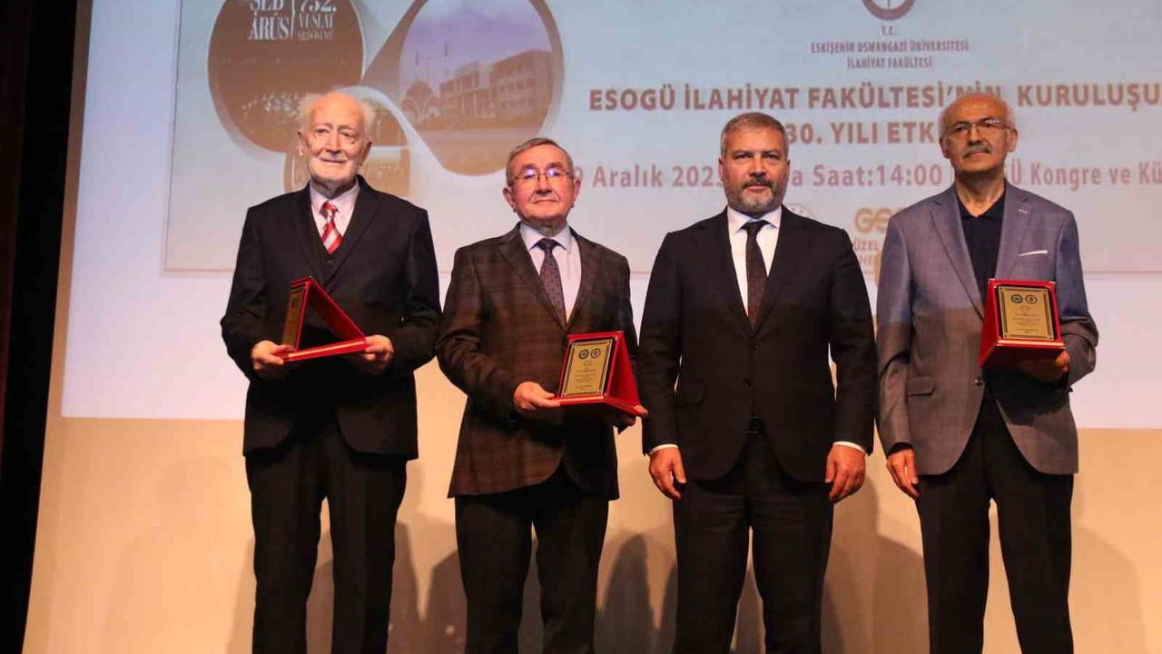 ESOGÜ İlahiyat Fakültesi 30. Kuruluş Yıldönümü Kutlandı