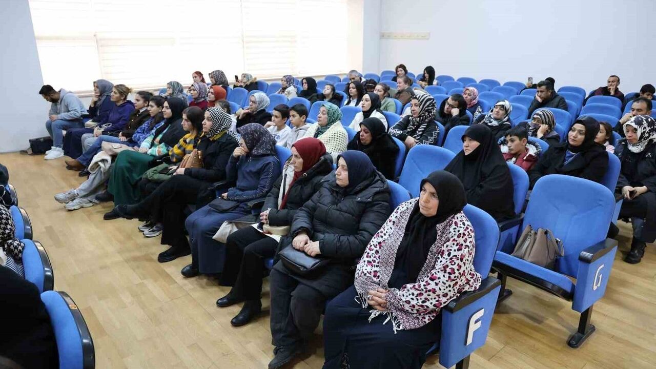 Espina Hande Ayas Sivas’ta: 'Normali Reddet' ile Otizme İçeriden Bakış