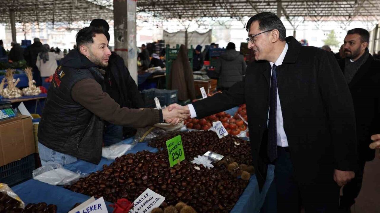 Eyüp Kahveci, Fatih Mahallesi Semt Pazarı’nda Esnaf ve Vatandaşla Buluştu