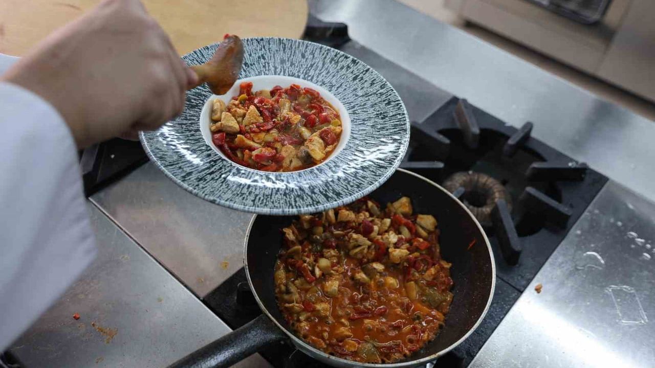 Fabrika Gibi Lise: Elazığ'da 19 Milyon Ciro