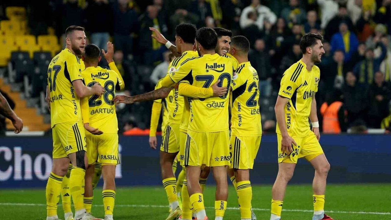 Fenerbahçe 4-0 Konyaspor: Trendyol Süper Lig'de 2 Maç Sonra Galibiyet