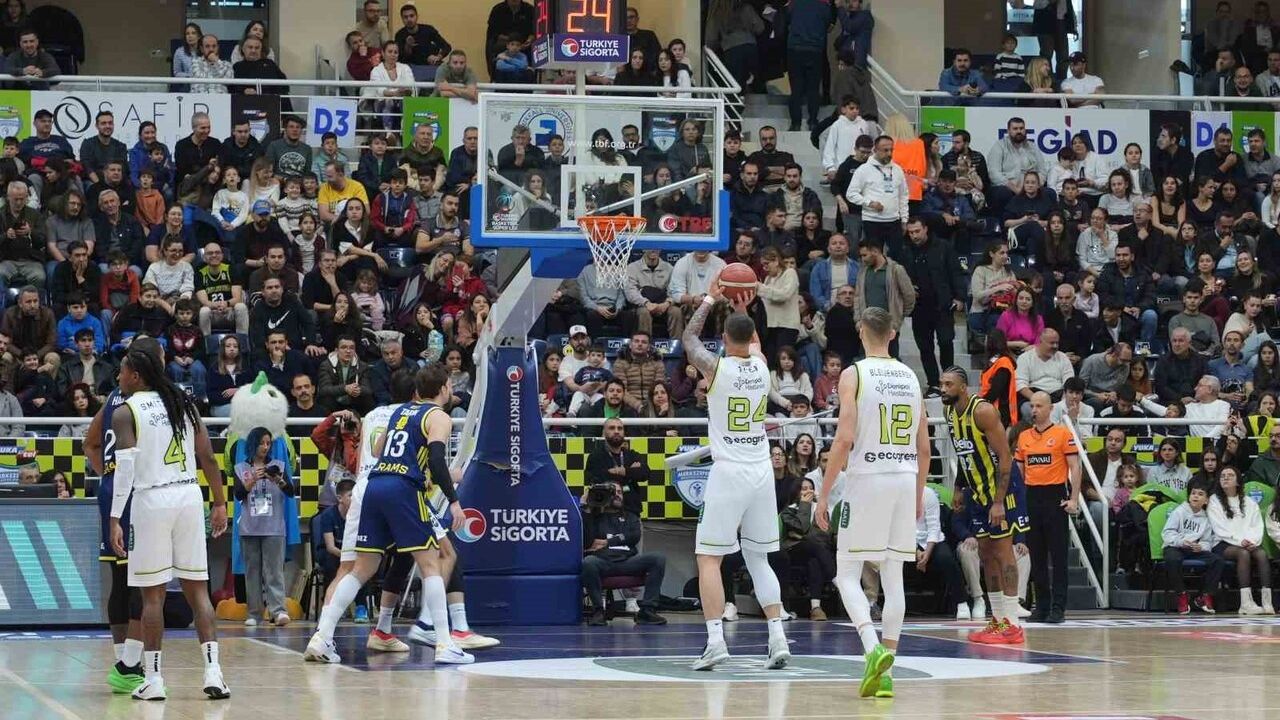Fenerbahçe Beko, Merkezefendi'yi Deplasmanda 87-64 Yendi