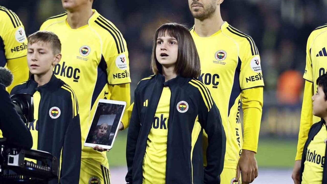 Fenerbahçe-Konyaspor'da Özel Konuklar Tribünde