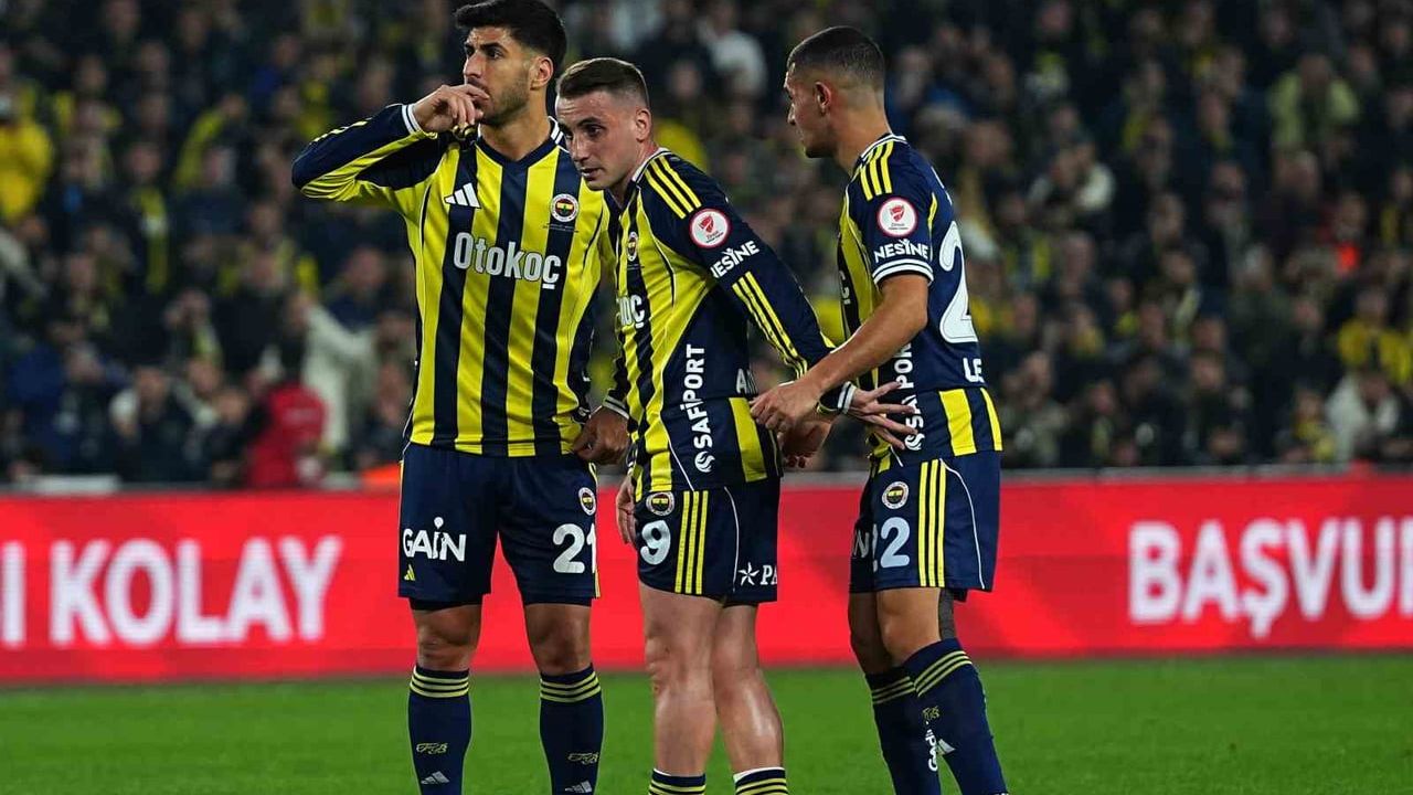 Fenerbahçe'nin 16 Maçlık Yenilmezlik Serisi Beşiktaş Mağlubiyetiyle Sona Erdi