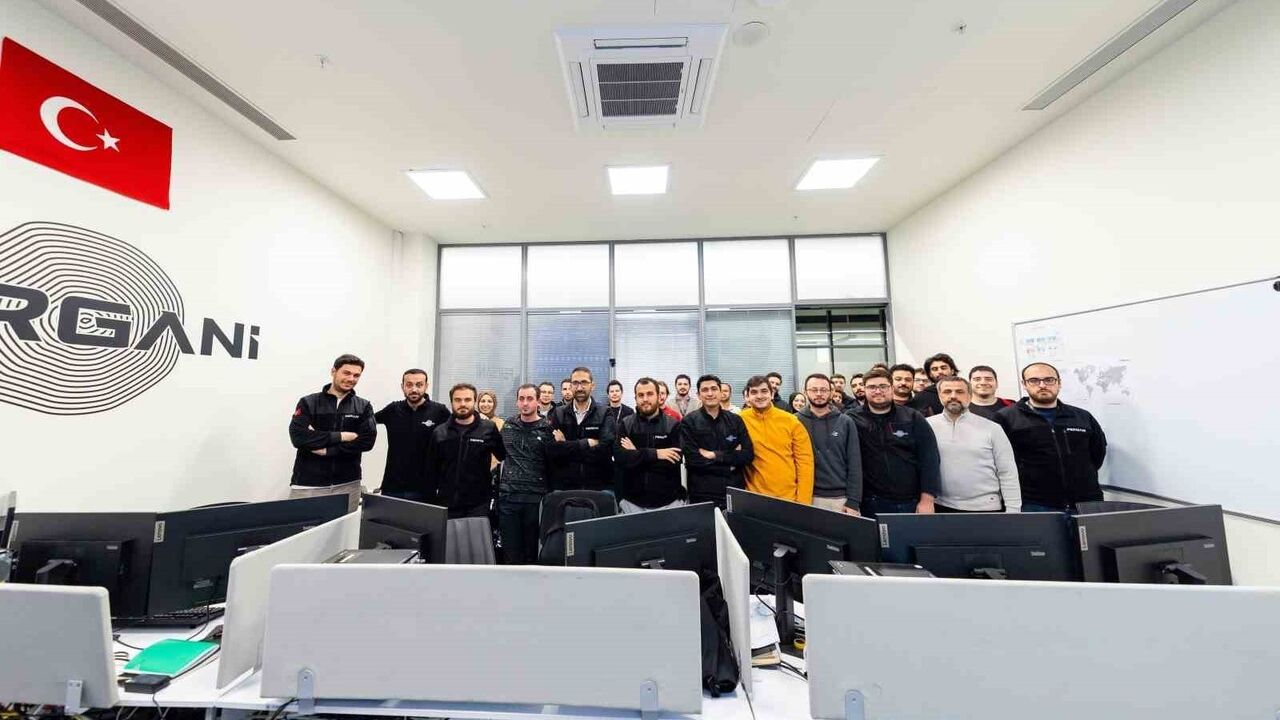 Fergani’den tarihi adım: Dünyada ilk hibrit yörünge motoru uzayda ateşlendi