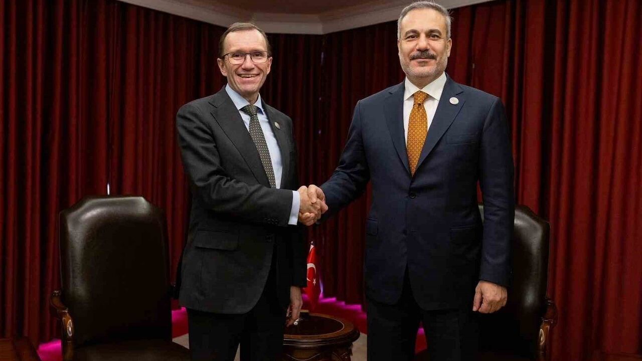 Fidan, Norveçli Mevkidaşı Eide ile Doha'da Görüştü