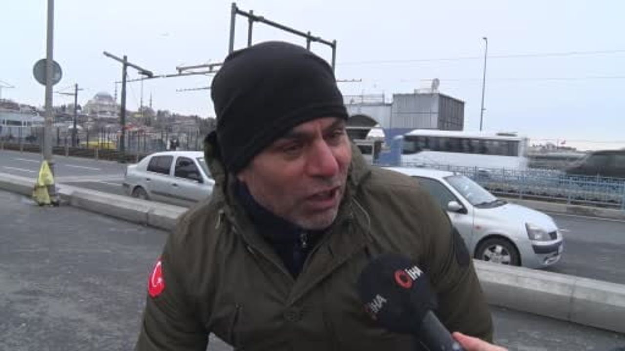 Galata Köprüsü'nde Olta Balıkçıları: İstavrit ve Çinekop Bereketi