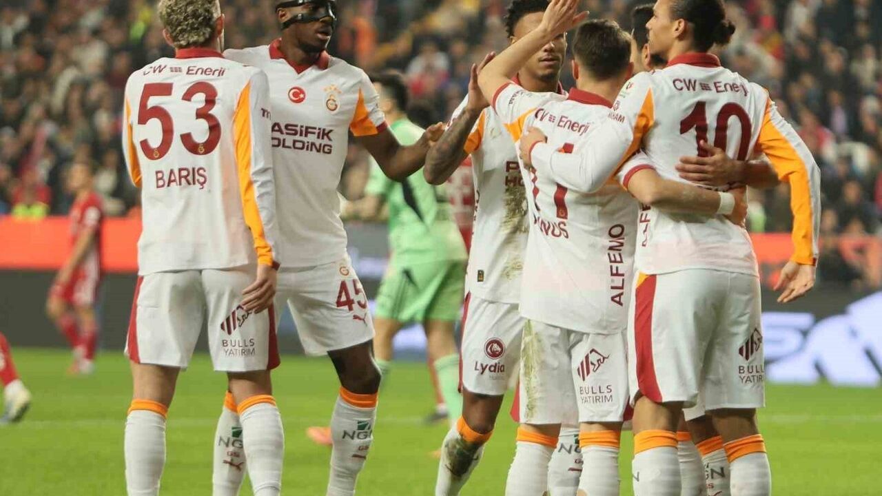 Galatasaray, Antalyaspor'u 4-1 yendi — Deplasmanda 2 maç sonra galip