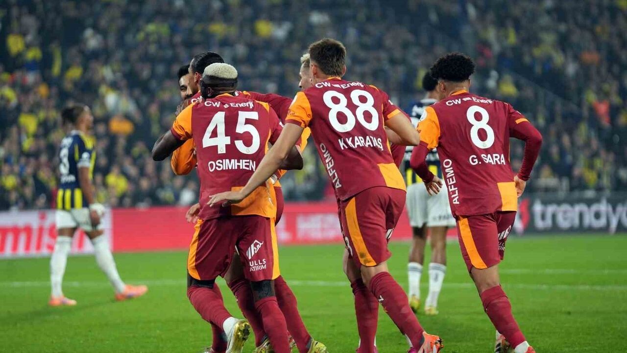Galatasaray Fenerbahçe Derbisinde 1-1 Berabere Kalarak Liderliğini Korudu