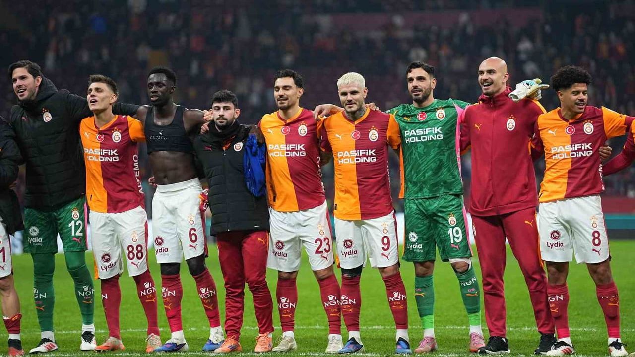 Galatasaray, Trendyol Süper Lig'de İlk Yarıyı 42 Puanla Lider Tamamladı