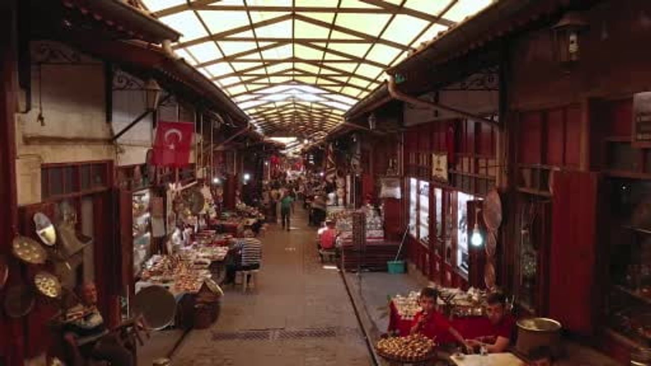 Gaziantep'in Yeni Model Bakır Su Mataraları Trend Oldu
