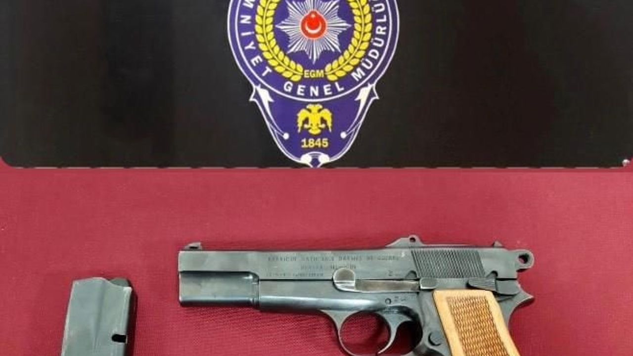 Gaziantep'te Düğünde Havaya Ateş Eden Şahıs Yakalandı — O Anlar Kamerada