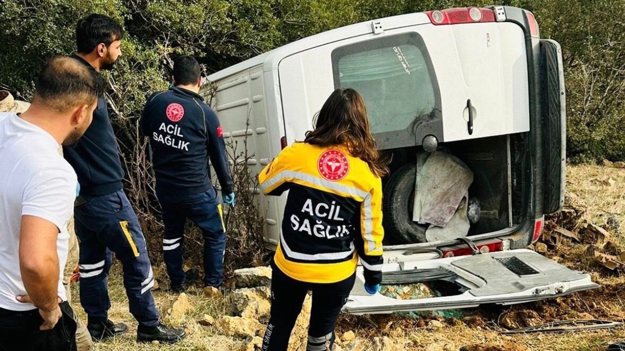 Gaziantep’te Minibüs Şarampole Uçtu: 1 Ölü, 3 Ağır Yaralı