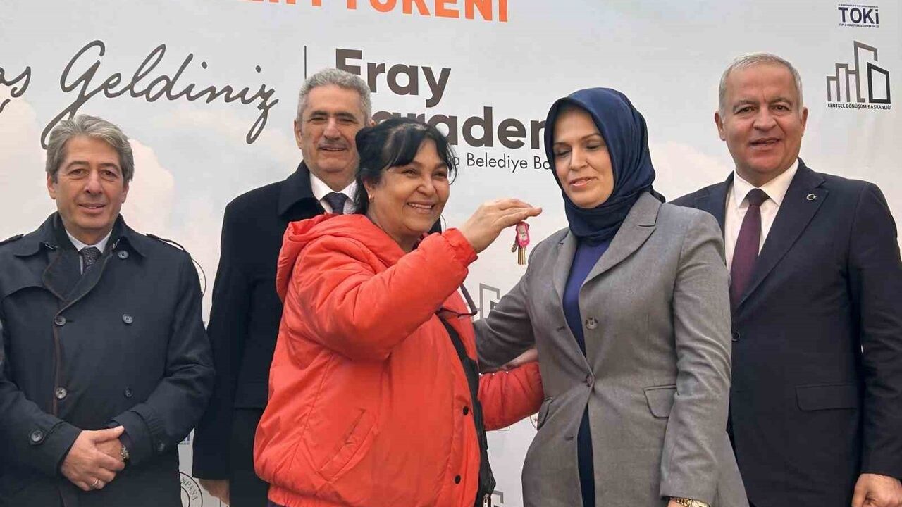 Gaziosmanpaşa'da Yeni Mahalle Evleri teslim edildi: 527 konut hak sahiplerine verildi