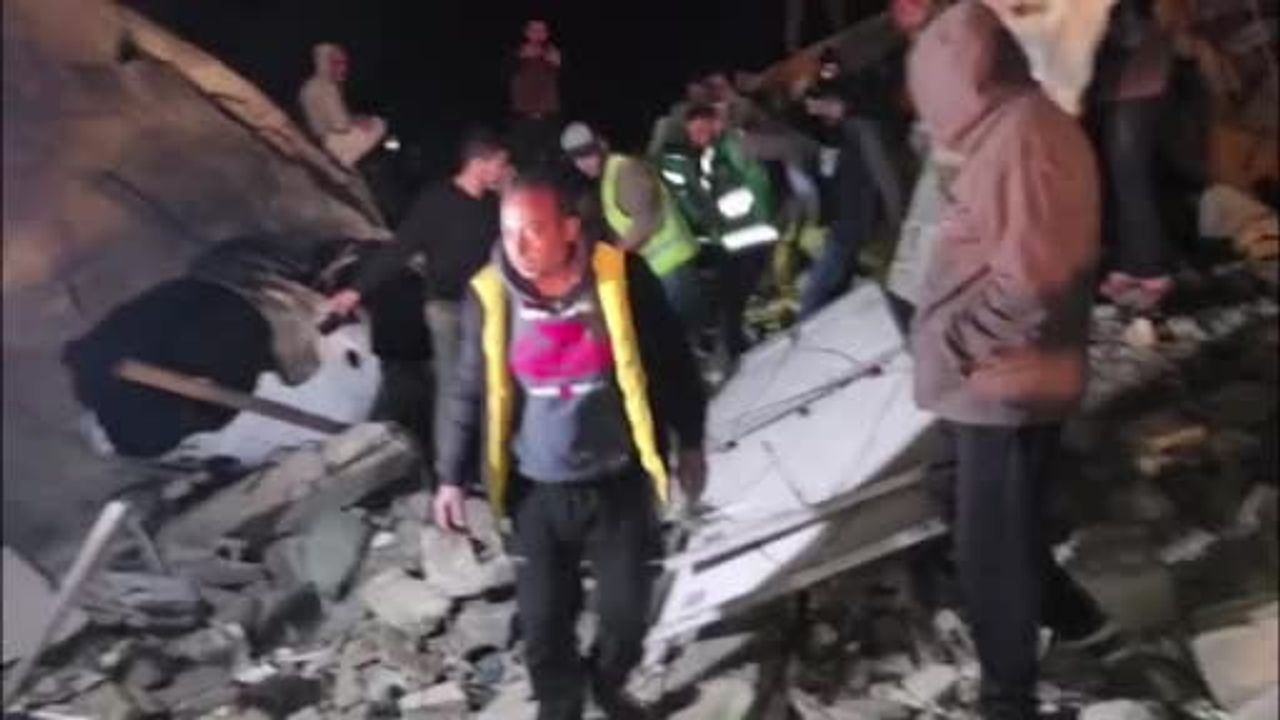 Gazze'de Fırtına Felaketi: 22 Bina Çöktü, 18 Ölü