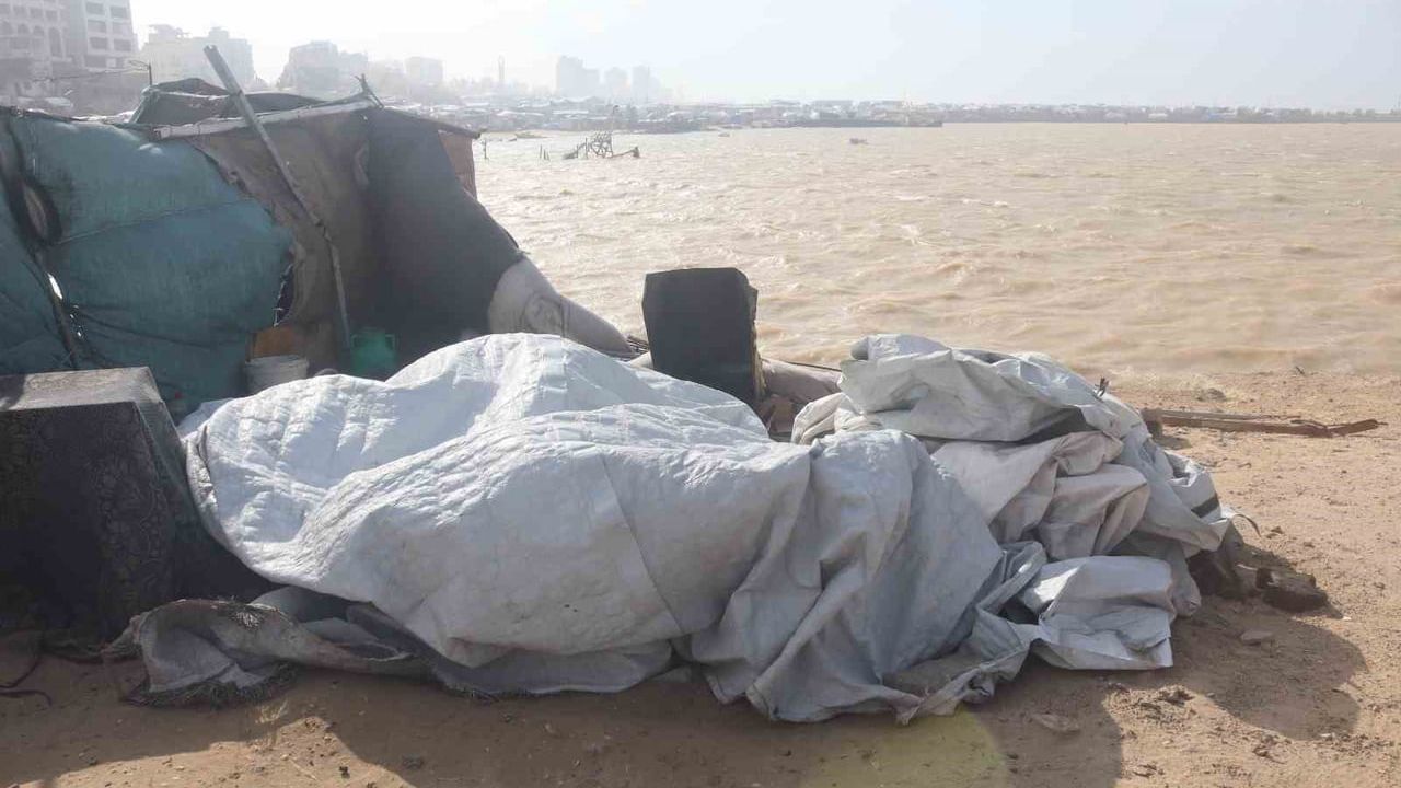 Gazze'de Şiddetli Fırtına Çadırları Kullanılamaz Hale Getirdi