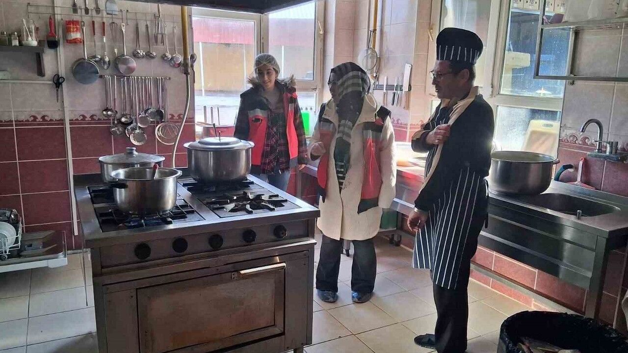 Gediz’de Gıda Denetimleri Aralıksız: İşletmelere Mevzuat Uyarısı