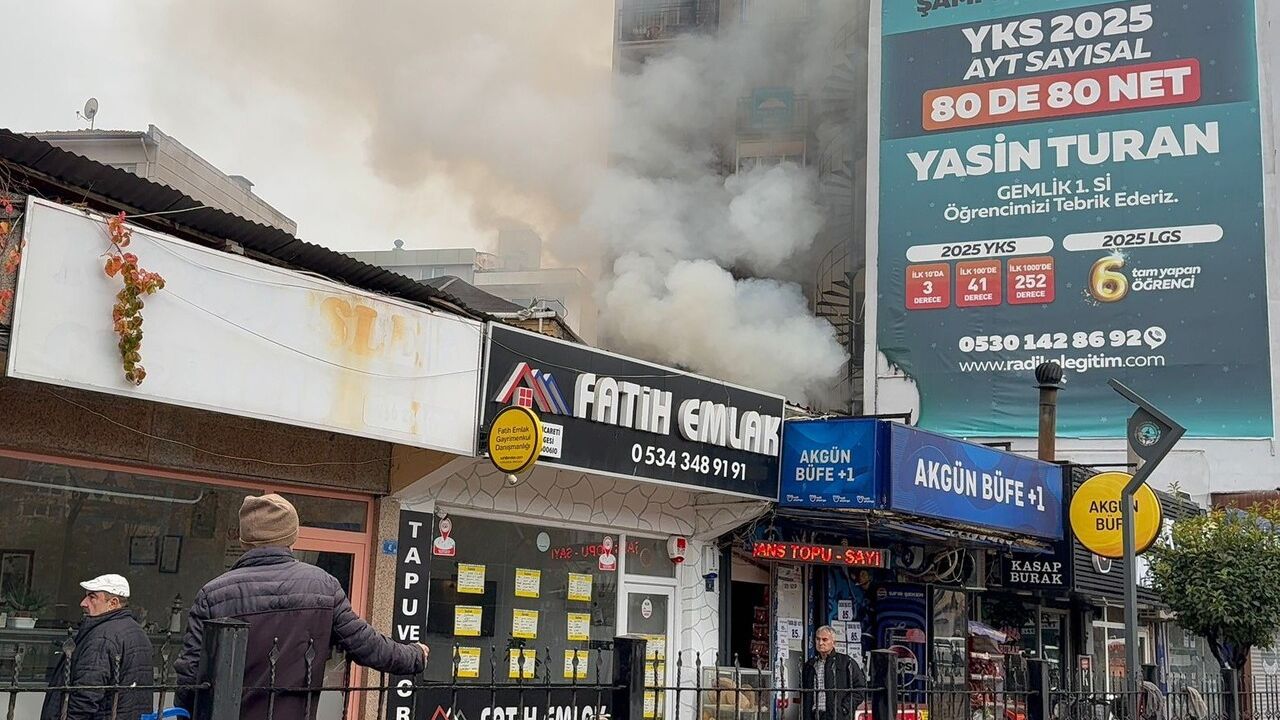 Gemlik'te Pide İmalathanesinde Yangın: İtfaiye Hızla Müdahale Etti