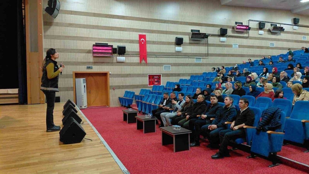 Gerede'de Polisten Dolandırıcılık ve Uyuşturucu Uyarısı