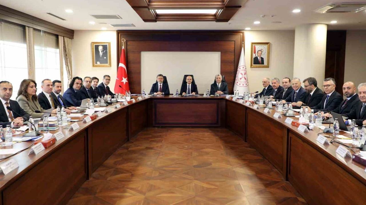 Gıda ve Tarımsal Ürün Piyasaları İzleme Komitesi Mehmet Şimşek Başkanlığında Toplandı