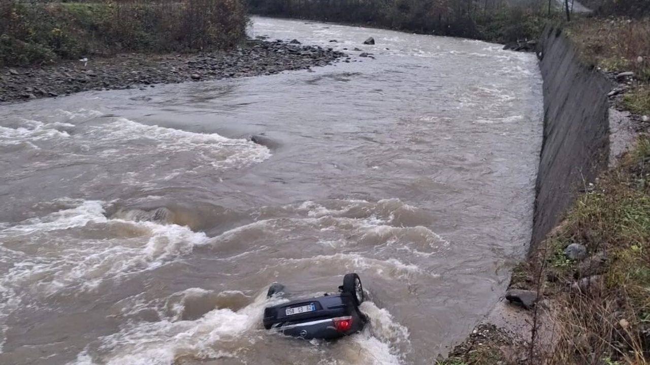 Giresun Bulancak'ta Dereye Uçan Araçta İki Kişi Hayatını Kaybetti