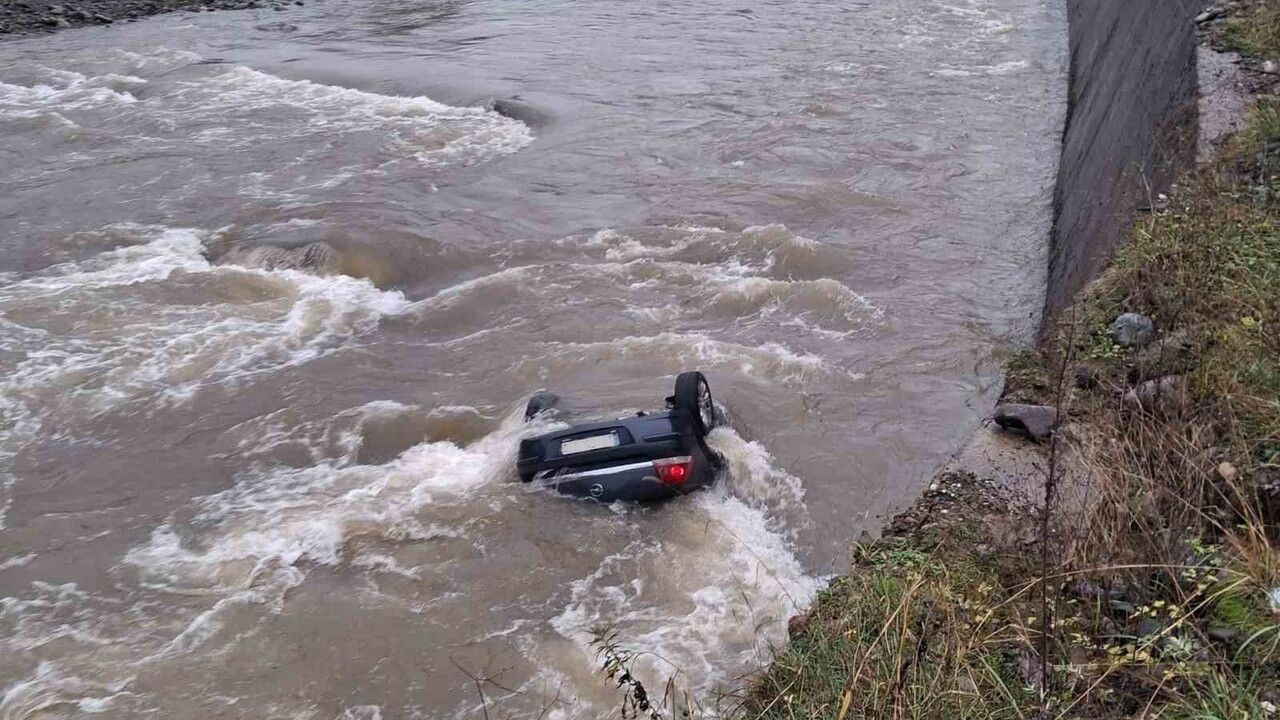 Giresun'da Dereye Uçan Araçta 2 Kişi Hayatını Kaybetti