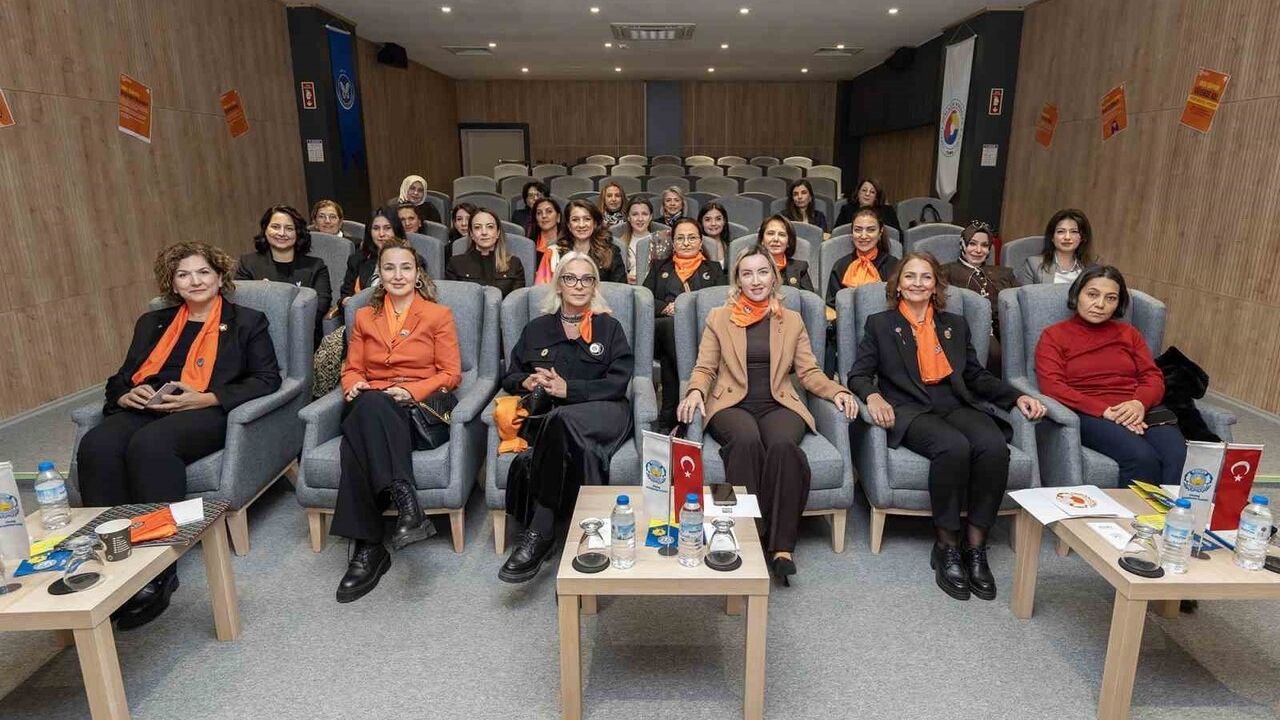 Girişimci Kadınlar Siber Şiddete 'Dur' Dedi: TOBB Bursa Semineri