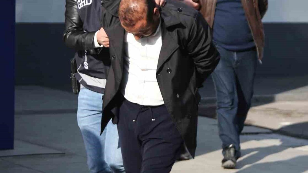 Göçmen Kaçakçılığı: Adana'da 4 Şüpheli Tutuklandı — Kişi Başı 4 Bin Dolar