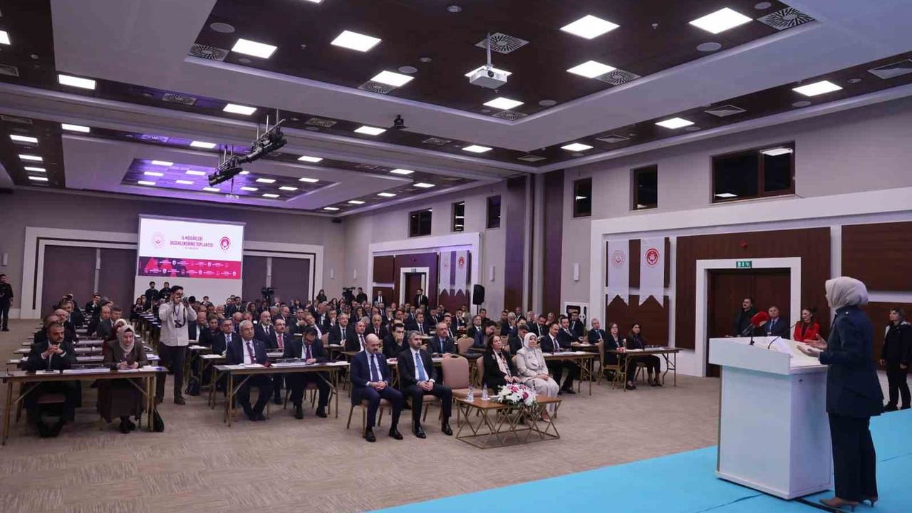 Göktaş'tan İl Müdürlerine Saha Odaklı Yönetim Uyarısı