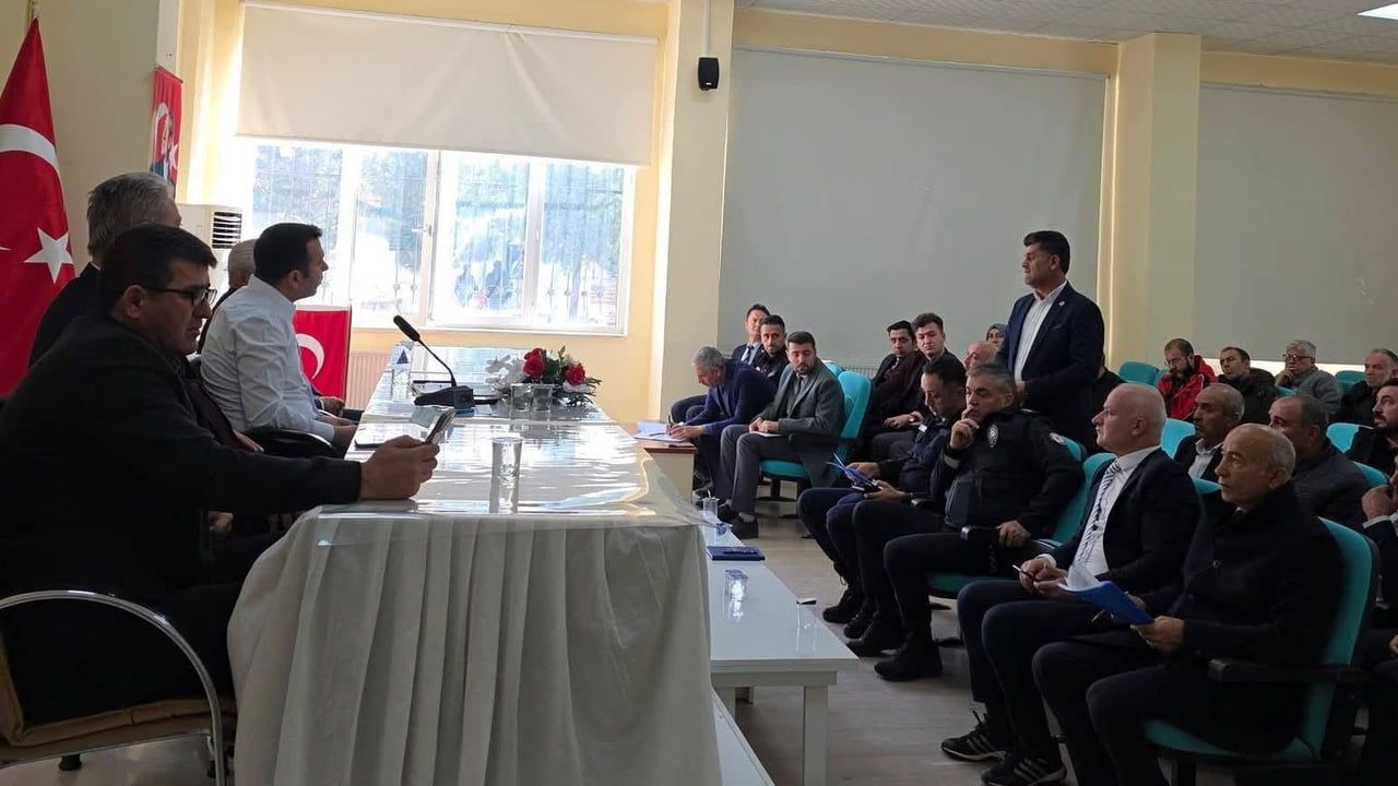 Gölbaşı'nda Yılsonu Değerlendirme Toplantısı — Kaymakam Kadir Algın Başkanlığında