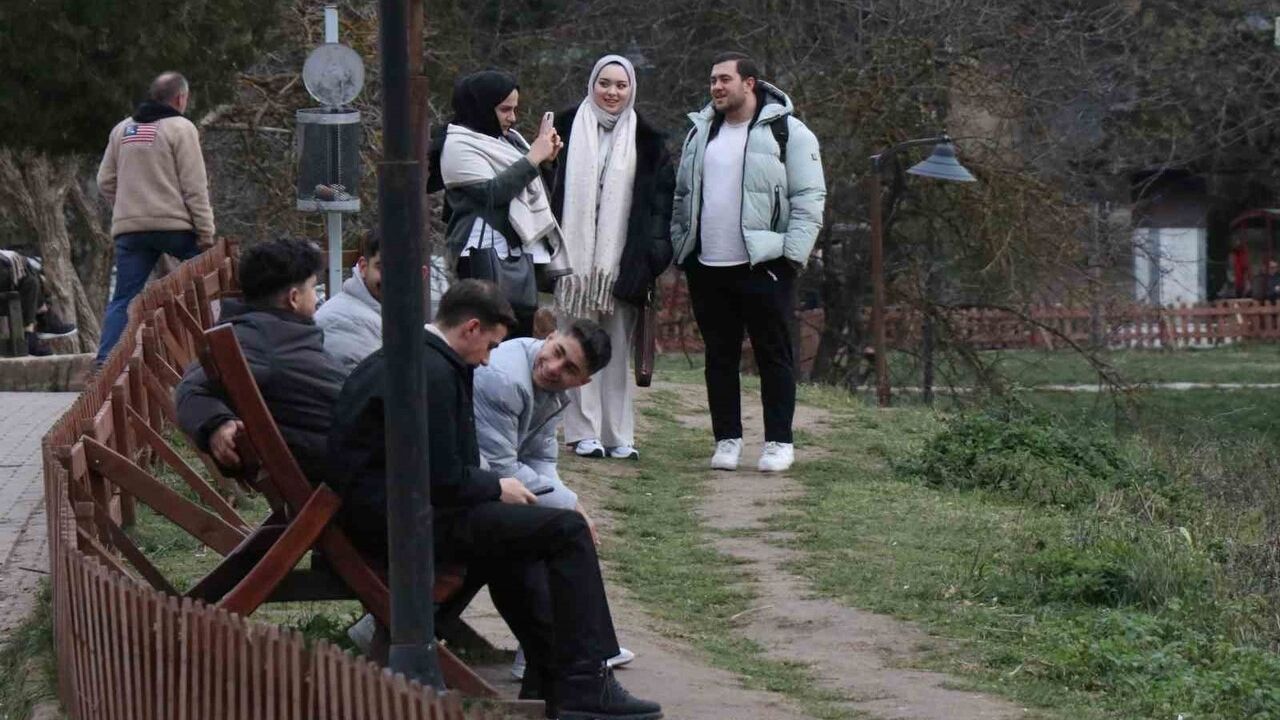 Gölcük Tabiat Parkı'nda Kartpostallık Manzara