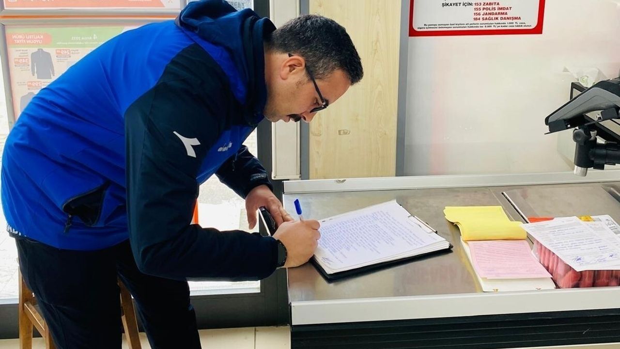 Gölcük'te Son Kullanma Tarihi Geçmiş Gıdalar İmha Edildi