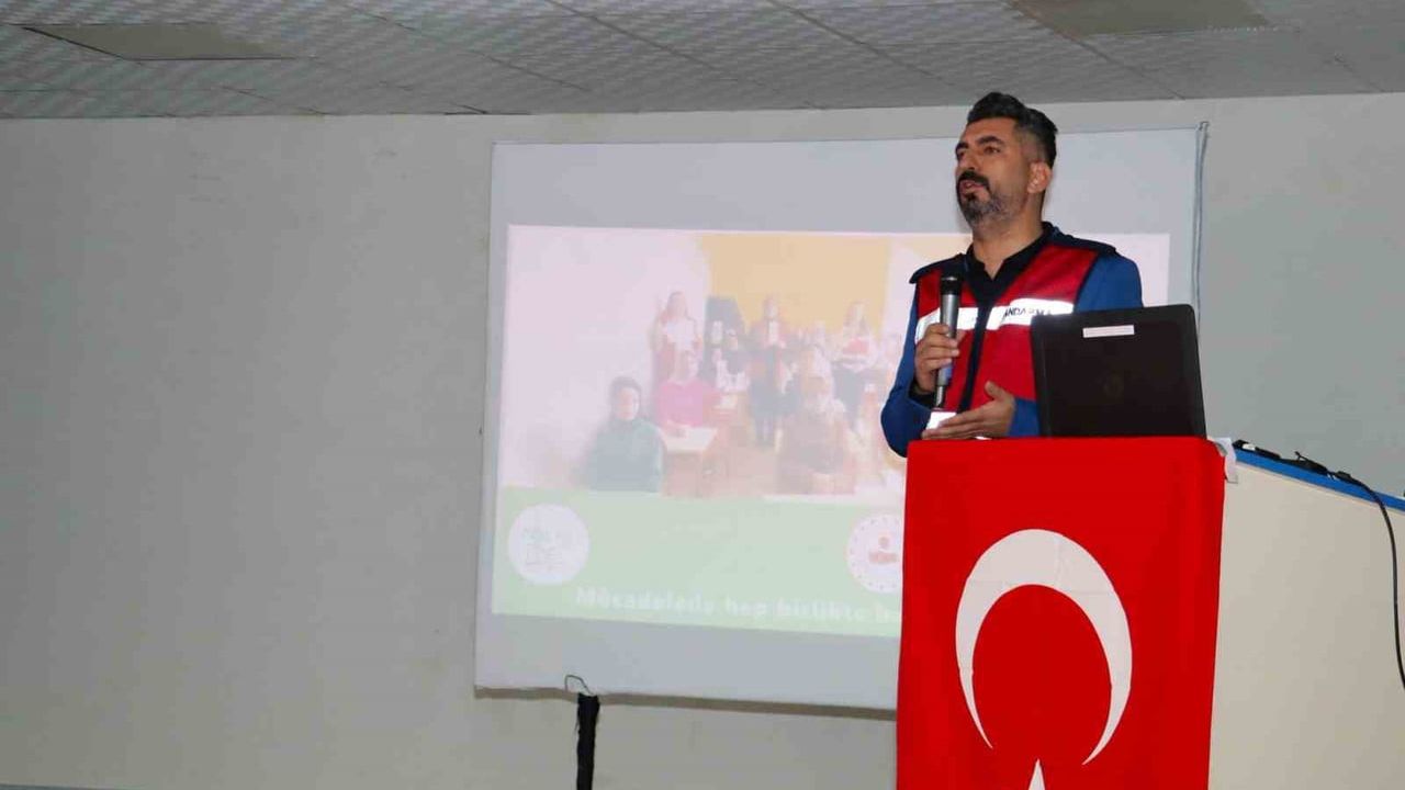 Gölköy'de 'En İyi Narkotik Polisi: Anne' Projesiyle Anneler Bilgilendirildi