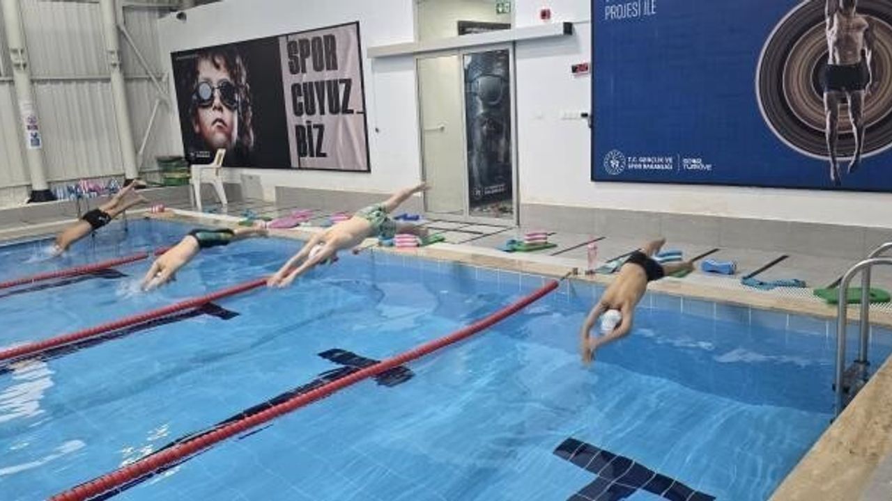Gölpazarı'nda GSB Spor Okulları Yüzme Antrenmanı
