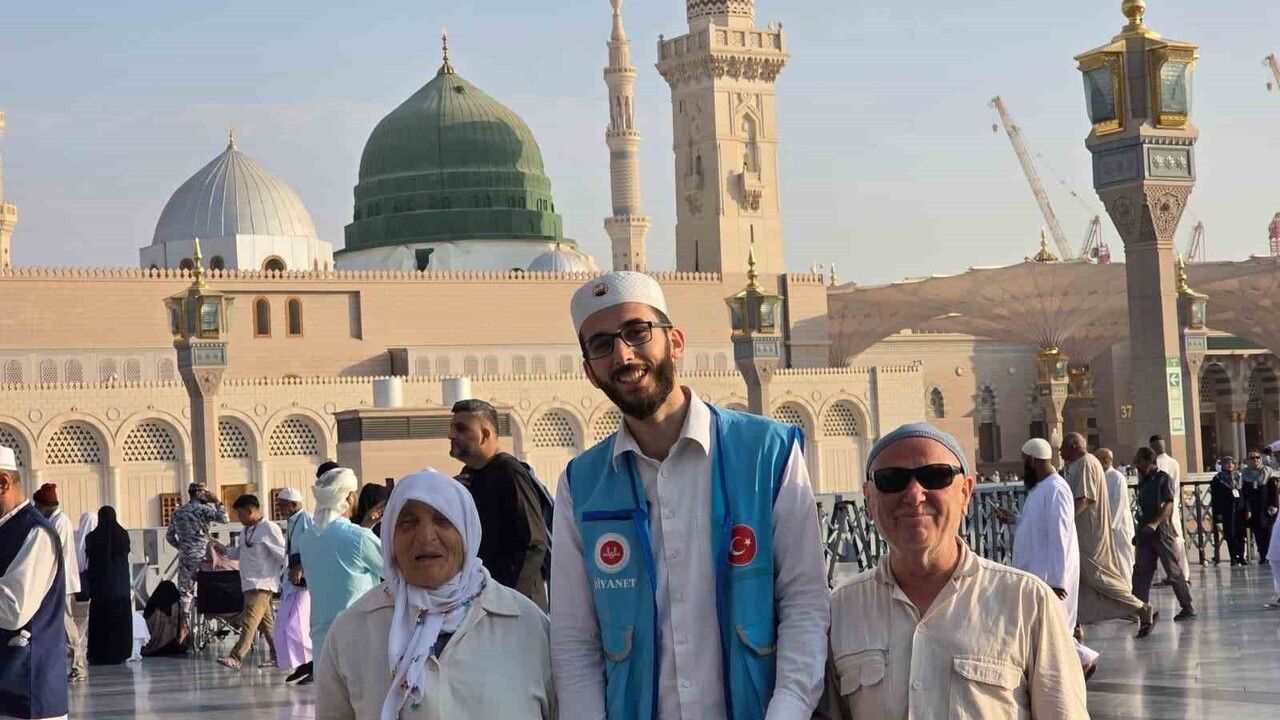 Görme Engelli Ramazan Çağlar ve Nuriye Bacak Umreye Kavuştu